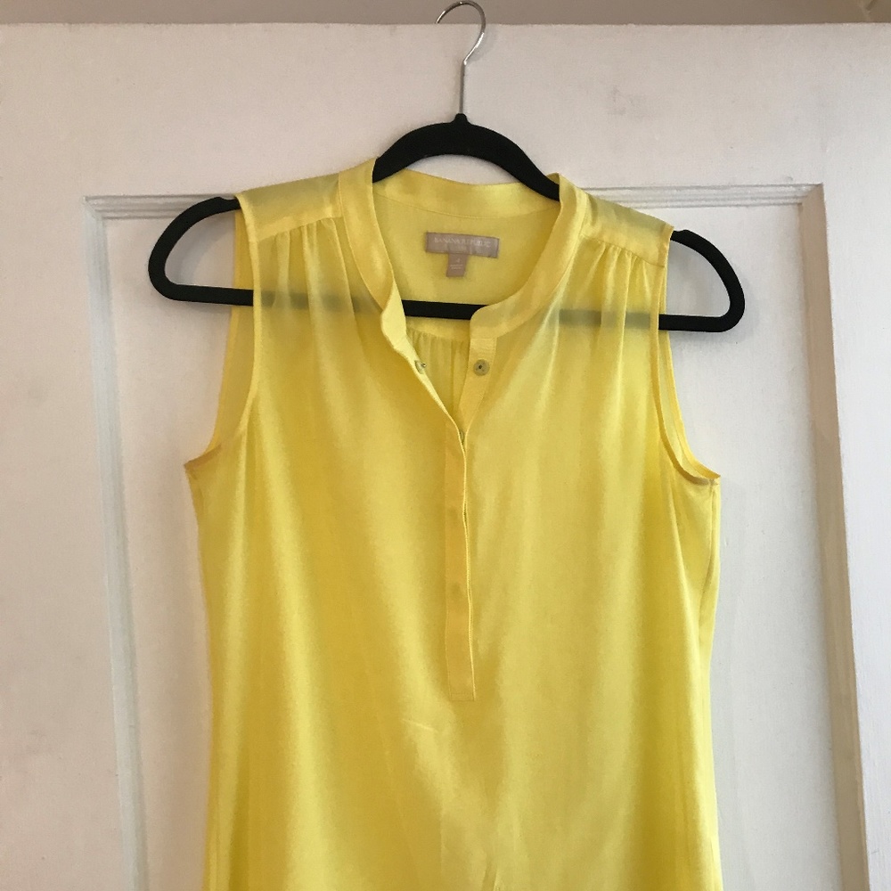 Silk Banana Republic sleeveless blouse